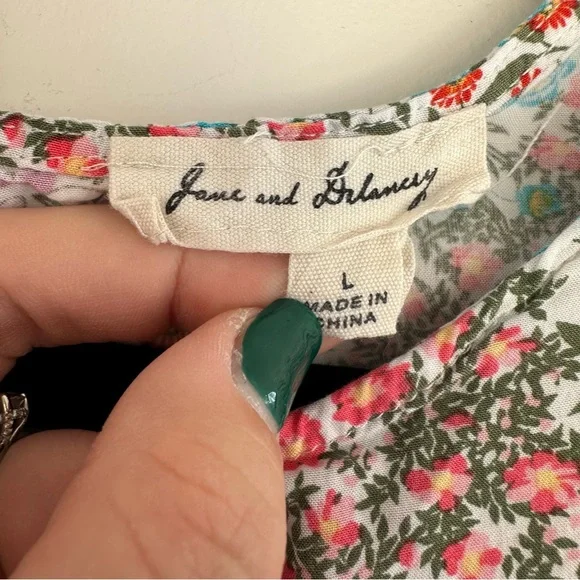 Jane and Delancey Floral Blouse Size Large - Picture 3 of 3